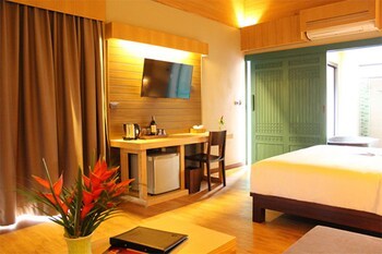 Hotel Weekender Resort & Spa