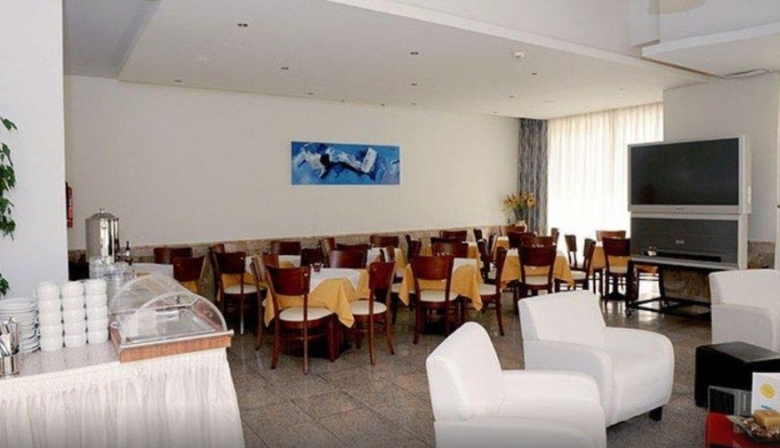 Hotel Paritsa (.)