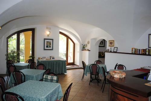 Hotel Tiziana Garn�