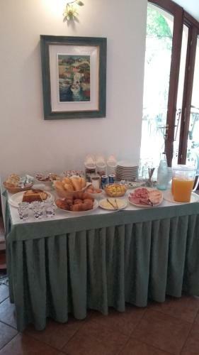 Hotel Tiziana Garn�
