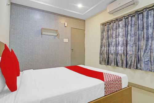 Oyo 89644 Hotel R Square