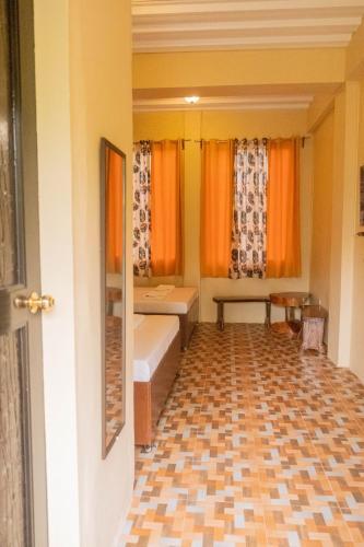 Hostal Ocean Front Beach Resort