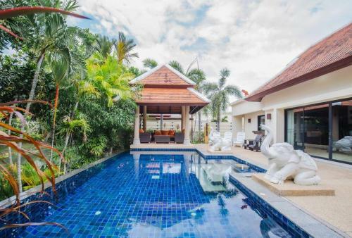Lotus Pool Villa
