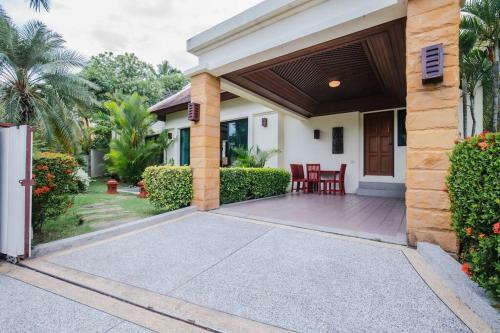 Lotus Pool Villa