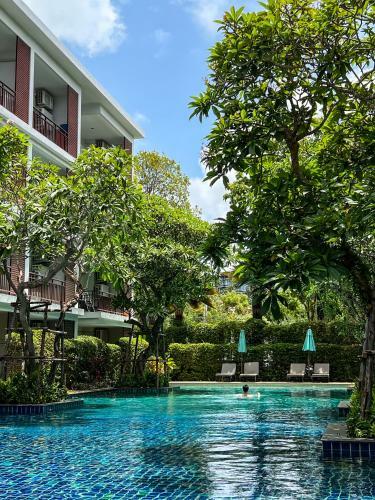 Apartamento The Title Rawai: Beachfront Condotel