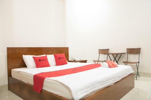 Reddoorz H'hen Hotel