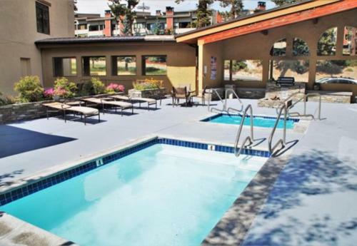 Apartamento #405 - Walk To Ski Mountain View Condo