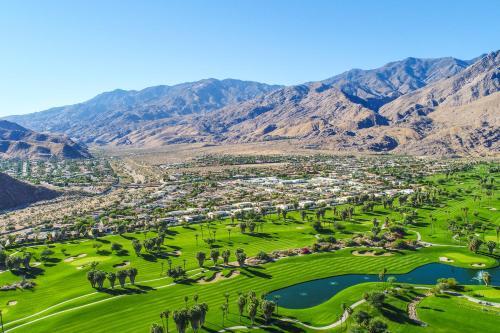 Palm Springs Villa Unit 205