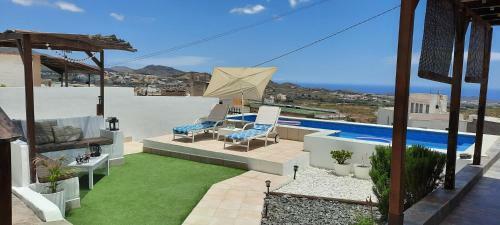Casa H�ctor, Piscina Salada Y Climatizada