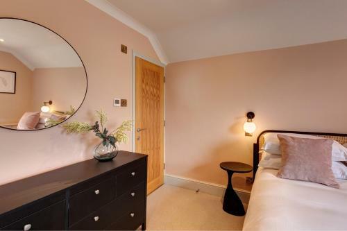 The Railway Hotel By Barefoot Retreats