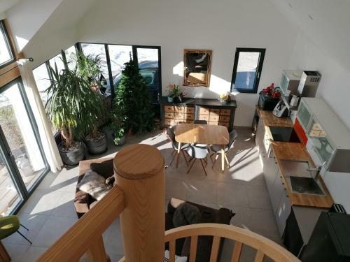 Maison Dans Parc Cl�tur�