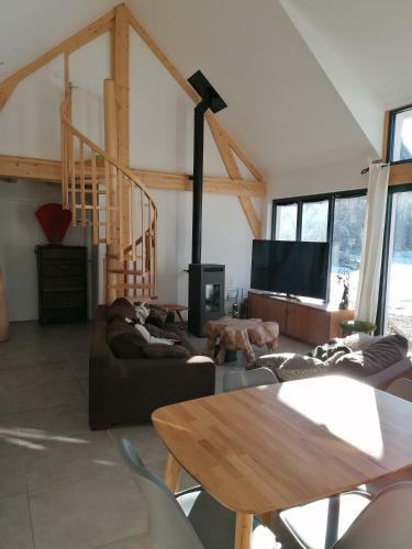Maison Dans Parc Cl�tur�