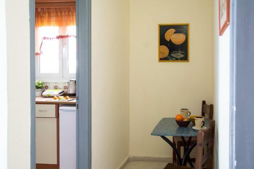 Hostal Kokkinia Gardens