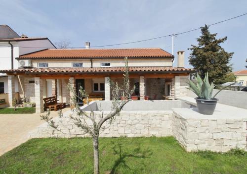 Villa Alina With Pool