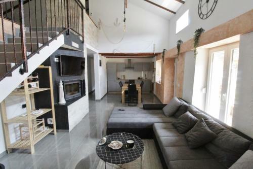 Villa Alina With Pool