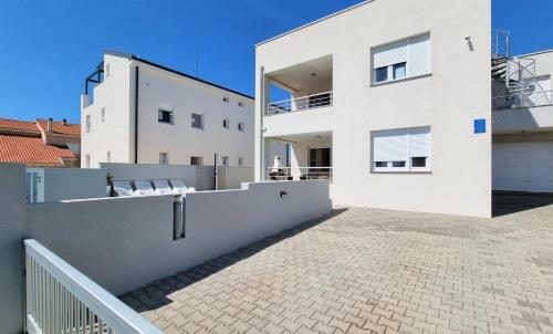 Luxury Apartments With Pool