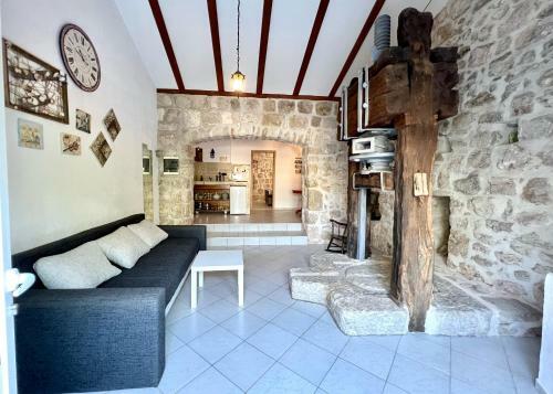 Apartments Toni - Slano