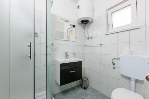 Apartments Komarac 250m Away From The Beach