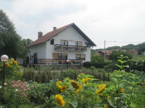 Hostal Sobe Zimmer Rooms Nika