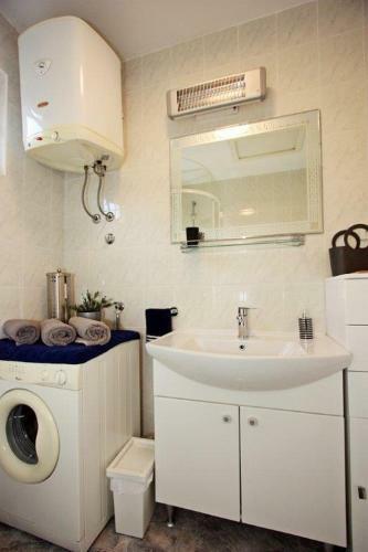 Lada Apartman