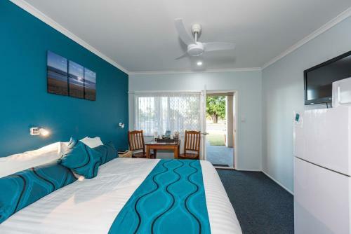 Moore Park Beach Motel