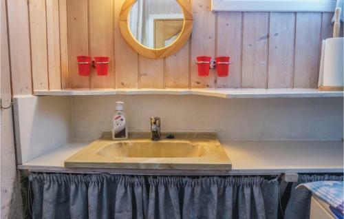 Three-bedroom Holiday Home In Sjusjoen