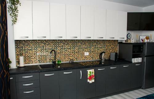 Ara Apartments