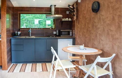 Stunning Home In L�ttorp With Wifi
