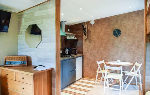Stunning Home In L�ttorp With Wifi
