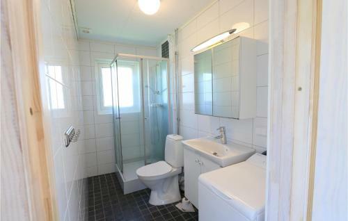 Nice Home In L�ttorp With Wifi And 2 Bedrooms