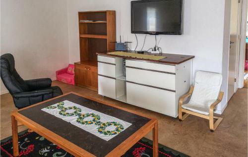 Beautiful Apartment In M�lilla With Wifi And 2 Bedrooms