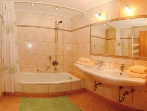 Apartamento Appartements Zw�lferkogelblick