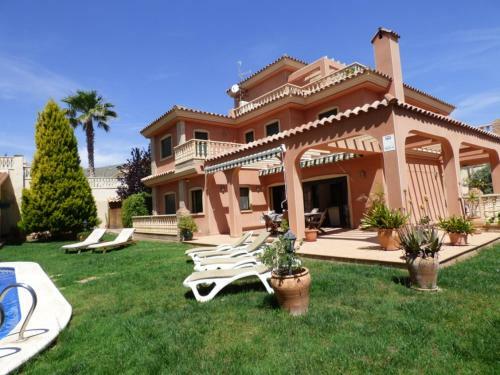 Beach Villa Torreveilla