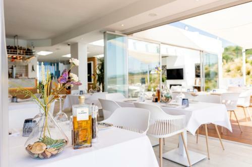 Beautiful Apartment In Alcazaba Lagoon