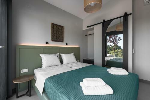 #luxlikehome Theeta Villas Elia