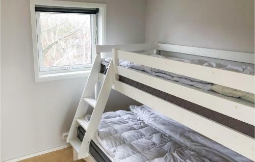 Five-bedroom Holiday Home In Lindesnes