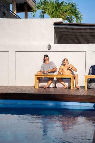 Surf & Party - Hostel Somewhere Else