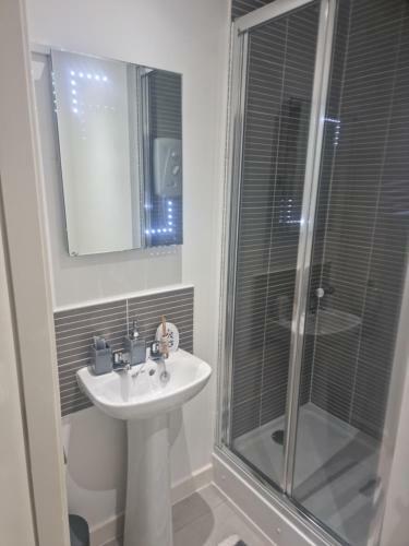 Stylish And Modern 4 Bed New Build