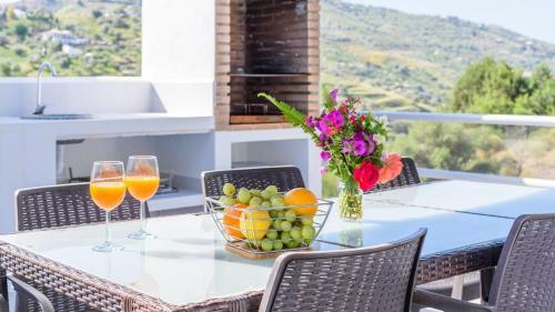 Finca Las Ca�as C�mpeta By Ruralidays