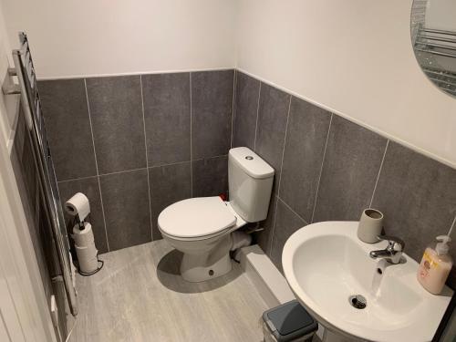 Modern Serviced Apartment - Near City Centre