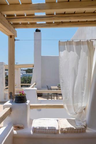 Beautiful Apartment With Sea View In Paros