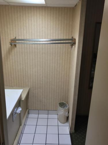 Motel Home Town Inn