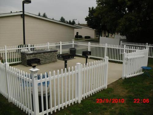 Motel Home Town Inn