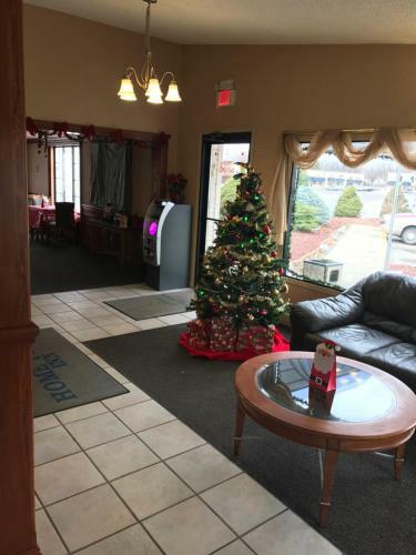 Motel Home Town Inn