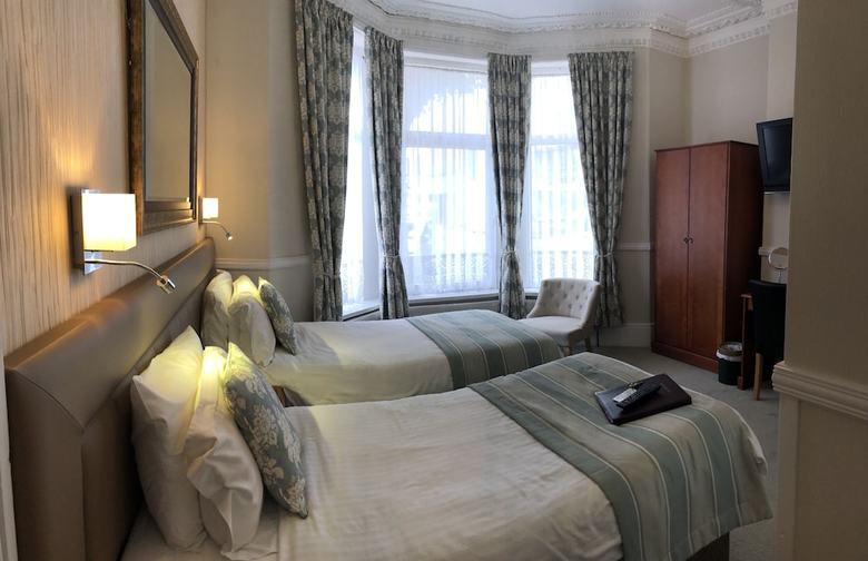 Bed & Breakfast Edgcumbe Guest House