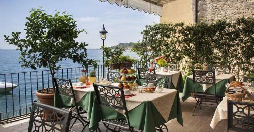 Hotel Garn� Bartabel