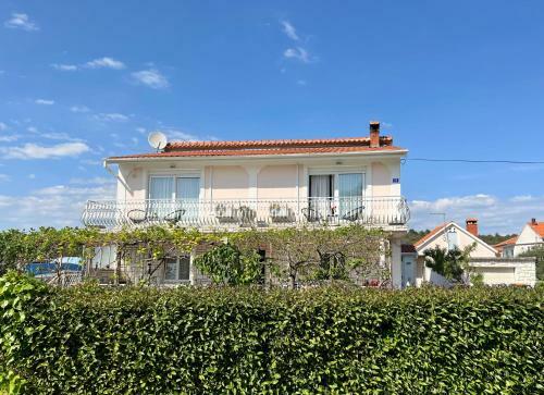 Apartmani Tino I Leon