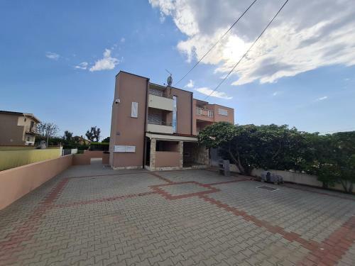 Sunrise Apartments Nin