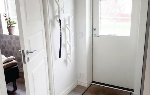 Two-bedroom Holiday Home In Skillingaryd