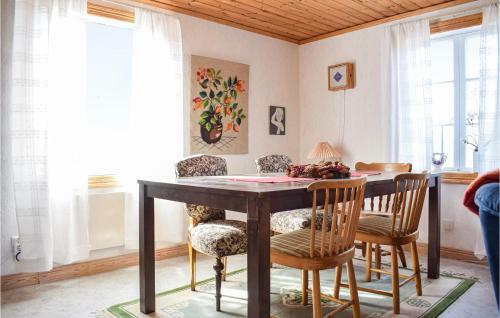 Awesome Home In S�der�kra With 2 Bedrooms